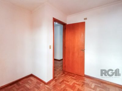 Casa à venda com 130m², 3 quartos, 1 suíte, 2 vagas no bairro Jardim Itu em Porto Alegre - Foto 14