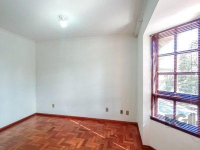 Casa à venda com 130m², 3 quartos, 1 suíte, 2 vagas no bairro Jardim Itu em Porto Alegre - Foto 24