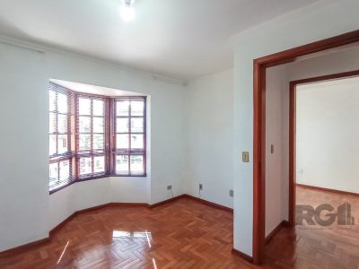 Casa à venda com 130m², 3 quartos, 1 suíte, 2 vagas no bairro Jardim Itu em Porto Alegre - Foto 27