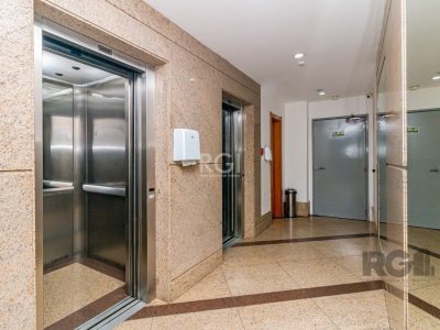 Apartamento à venda com 107m², 3 quartos, 1 suíte, 1 vaga no bairro Higienópolis em Porto Alegre - Foto 33