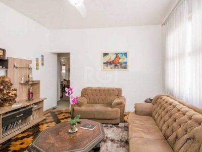 Casa à venda com 290m², 3 quartos, 4 vagas no bairro Santo Antônio em Porto Alegre - Foto 4