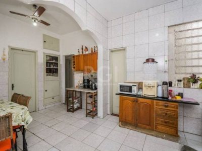 Casa à venda com 290m², 3 quartos, 4 vagas no bairro Santo Antônio em Porto Alegre - Foto 16