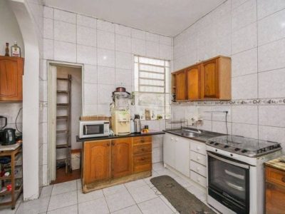 Casa à venda com 290m², 3 quartos, 4 vagas no bairro Santo Antônio em Porto Alegre - Foto 21