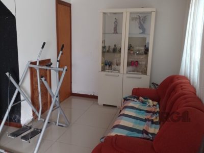 Casa à venda com 250m², 3 quartos, 3 suítes, 3 vagas no bairro Partenon em Porto Alegre - Foto 5