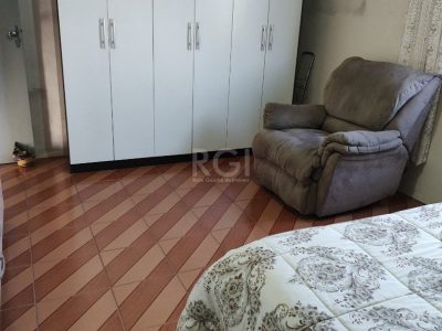 Casa à venda com 335m², 3 quartos, 4 vagas no bairro Partenon em Porto Alegre - Foto 6