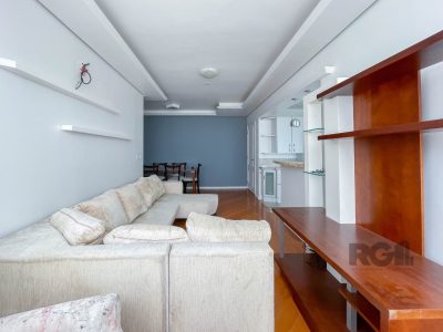 Apartamento à venda com 81m², 3 quartos, 1 suíte, 1 vaga no bairro Cidade Baixa em Porto Alegre - Foto 2