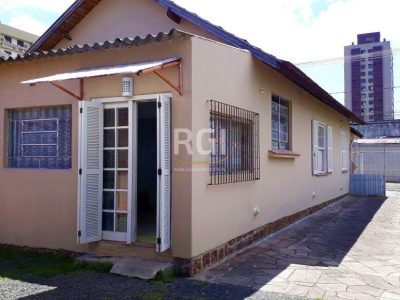 Casa à venda com 160m², 3 quartos, 1 suíte, 2 vagas no bairro Boa Vista em Porto Alegre - Foto 25