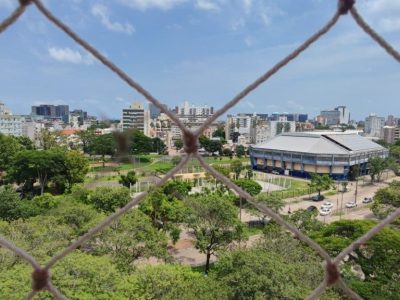 Apartamento à venda com 75m², 2 quartos, 1 vaga no bairro Menino Deus em Porto Alegre - Foto 15