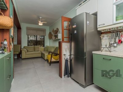 Casa à venda com 411m², 3 quartos, 1 suíte, 4 vagas no bairro Medianeira em Porto Alegre - Foto 26