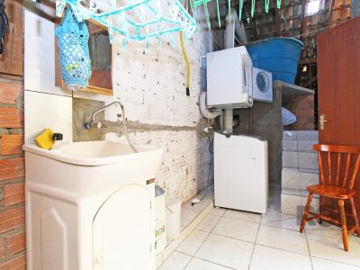 Casa à venda com 192m², 4 quartos, 3 suítes, 2 vagas no bairro Medianeira em Porto Alegre - Foto 38