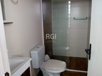 Casa à venda com 155m², 4 quartos, 1 suíte, 3 vagas no bairro Passo d'Areia em Porto Alegre - Foto 4