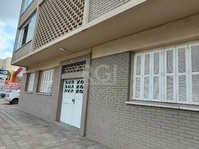 Apartamento à venda com 66m², 2 quartos, 1 vaga no bairro Navegantes em Porto Alegre - Foto 2