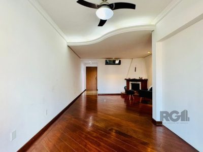 Apartamento à venda com 99m², 3 quartos, 1 suíte, 2 vagas no bairro Passo d'Areia em Porto Alegre - Foto 5