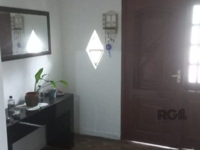 Casa à venda com 180m², 2 quartos, 2 vagas no bairro Azenha em Porto Alegre - Foto 3