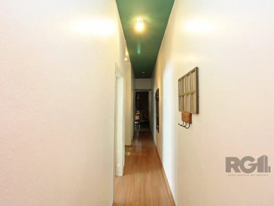 Casa à venda com 178m², 3 quartos, 1 suíte, 4 vagas no bairro Santana em Porto Alegre - Foto 29