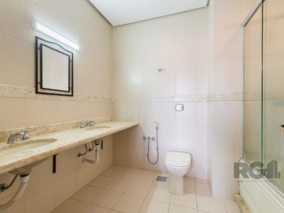 Casa Condominio à venda com 219m², 3 quartos, 1 suíte, 2 vagas no bairro Tristeza em Porto Alegre - Foto 26