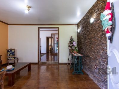 Sobrado à venda com 284m², 4 quartos, 1 suíte, 5 vagas no bairro Santa Tereza em Porto Alegre - Foto 4