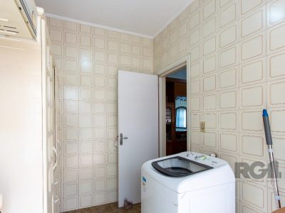 Sobrado à venda com 284m², 4 quartos, 1 suíte, 5 vagas no bairro Santa Tereza em Porto Alegre - Foto 18