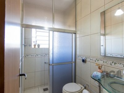 Sobrado à venda com 284m², 4 quartos, 1 suíte, 5 vagas no bairro Santa Tereza em Porto Alegre - Foto 21