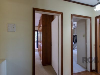 Sobrado à venda com 284m², 4 quartos, 1 suíte, 5 vagas no bairro Santa Tereza em Porto Alegre - Foto 37