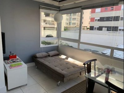 Apartamento à venda com 44m², 1 quarto, 1 vaga no bairro Menino Deus em Porto Alegre - Foto 2