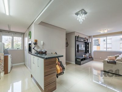 Apartamento à venda com 67m², 2 quartos, 1 suíte, 1 vaga no bairro Petrópolis em Porto Alegre - Foto 2