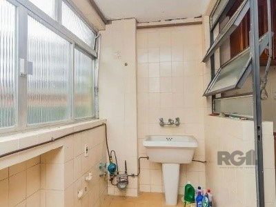 Apartamento à venda com 110m², 3 quartos, 1 suíte, 1 vaga no bairro Auxiliadora em Porto Alegre - Foto 5