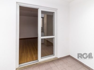 Apartamento à venda com 67m², 2 quartos, 1 vaga no bairro Passo d'Areia em Porto Alegre - Foto 4