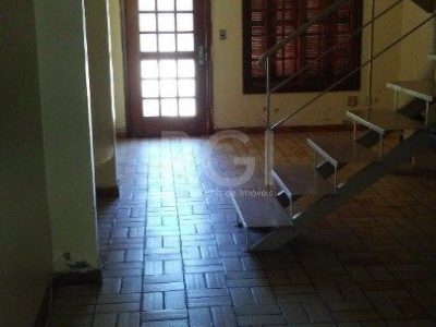 Casa à venda com 92m², 2 quartos, 1 suíte, 1 vaga no bairro Santana em Porto Alegre - Foto 3