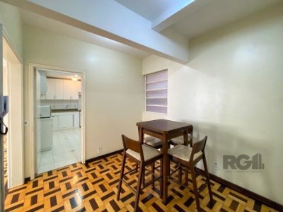 Apartamento à venda com 87m², 3 quartos, 1 suíte no bairro Centro Histórico em Porto Alegre - Foto 8