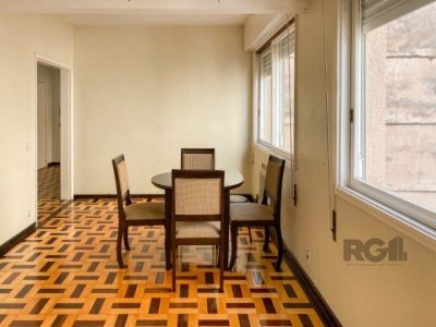 Apartamento à venda com 87m², 3 quartos, 1 suíte no bairro Centro Histórico em Porto Alegre - Foto 10