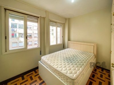 Apartamento à venda com 87m², 3 quartos, 1 suíte no bairro Centro Histórico em Porto Alegre - Foto 17