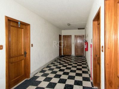 Apartamento à venda com 132m², 3 quartos, 1 vaga no bairro Glória em Porto Alegre - Foto 4