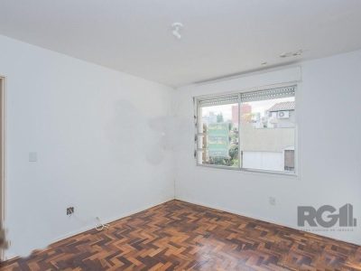 Apartamento à venda com 76m², 2 quartos, 1 suíte, 1 vaga no bairro Petrópolis em Porto Alegre - Foto 4