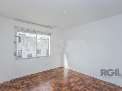 Apartamento à venda com 76m², 2 quartos, 1 suíte, 1 vaga no bairro Petrópolis em Porto Alegre - Foto 8