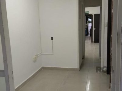 Casa à venda com 190m², 3 quartos, 1 vaga no bairro Moinhos de Vento em Porto Alegre - Foto 2