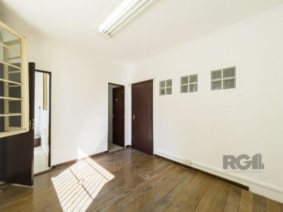 Casa à venda com 190m², 3 quartos, 1 vaga no bairro Moinhos de Vento em Porto Alegre - Foto 27