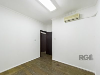 Casa à venda com 190m², 3 quartos, 1 vaga no bairro Moinhos de Vento em Porto Alegre - Foto 30