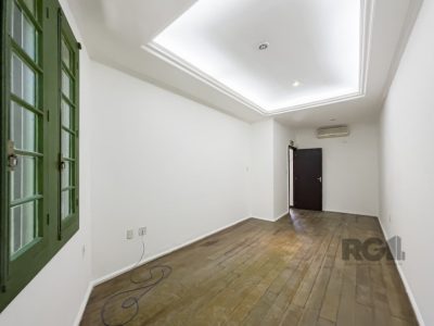 Casa à venda com 190m², 3 quartos, 1 vaga no bairro Moinhos de Vento em Porto Alegre - Foto 31