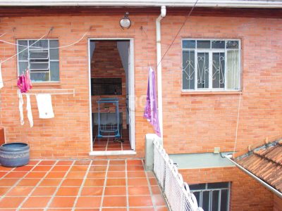 Casa à venda com 208m², 3 quartos, 1 vaga no bairro Partenon em Porto Alegre - Foto 13