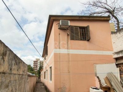 Casa à venda com 700m², 4 quartos, 1 suíte, 3 vagas no bairro Menino Deus em Porto Alegre - Foto 3