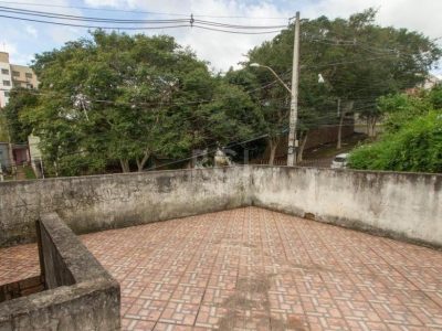 Casa à venda com 700m², 4 quartos, 1 suíte, 3 vagas no bairro Menino Deus em Porto Alegre - Foto 4