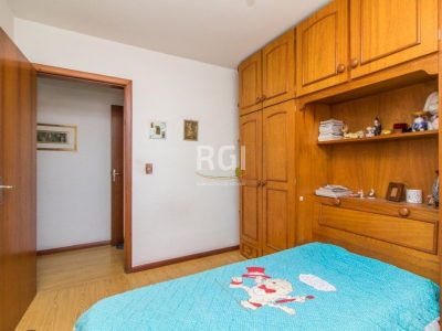 Apartamento à venda com 137m², 3 quartos, 1 suíte, 2 vagas no bairro Jardim Lindóia em Porto Alegre - Foto 6