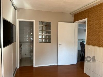 Apartamento à venda com 121m², 3 quartos, 1 suíte, 1 vaga no bairro Moinhos de Vento em Porto Alegre - Foto 23