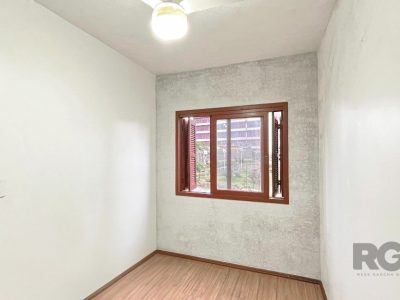 Casa à venda com 325m², 3 quartos, 1 suíte, 5 vagas no bairro Santa Tereza em Porto Alegre - Foto 36