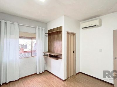 Casa à venda com 325m², 3 quartos, 1 suíte, 5 vagas no bairro Santa Tereza em Porto Alegre - Foto 40