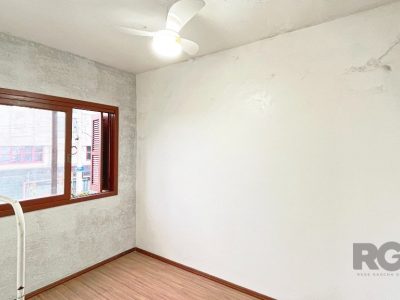 Casa à venda com 325m², 3 quartos, 1 suíte, 5 vagas no bairro Santa Tereza em Porto Alegre - Foto 42