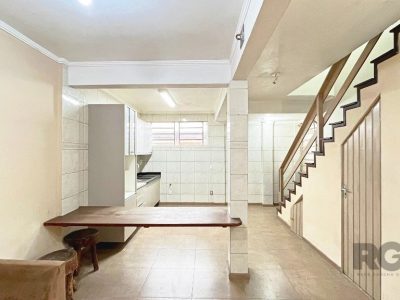 Casa à venda com 325m², 3 quartos, 1 suíte, 5 vagas no bairro Santa Tereza em Porto Alegre - Foto 46