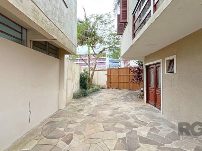 Casa à venda com 325m², 3 quartos, 1 suíte, 5 vagas no bairro Santa Tereza em Porto Alegre - Foto 58