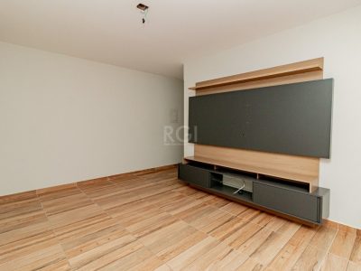 Apartamento à venda com 74m², 2 quartos, 1 vaga no bairro Vila Ipiranga em Porto Alegre - Foto 2